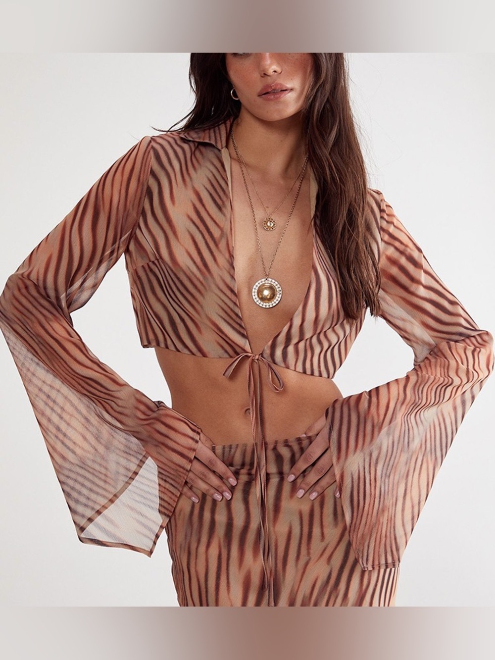 NWT Nasty Gal Chiffon Blurred Zebra Tie Front Fluted Sleeve Crop Top Size M 8